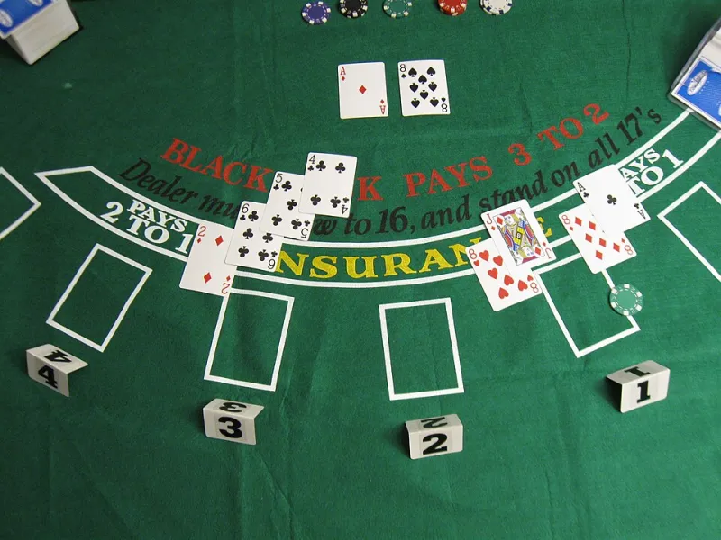 The $15 Table Is a Teacher: What Brick-and-Mortar Minimums Reveal About Your Online Betting Habits